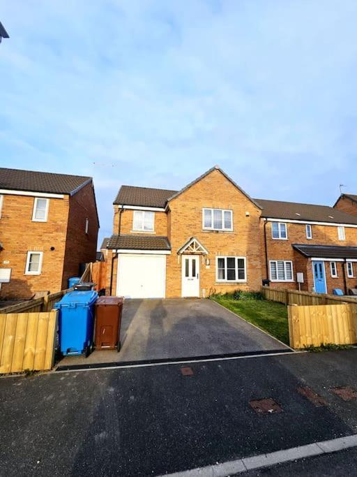 Spacious Modern 4Bd House Kingston upon Hull Exteriör bild