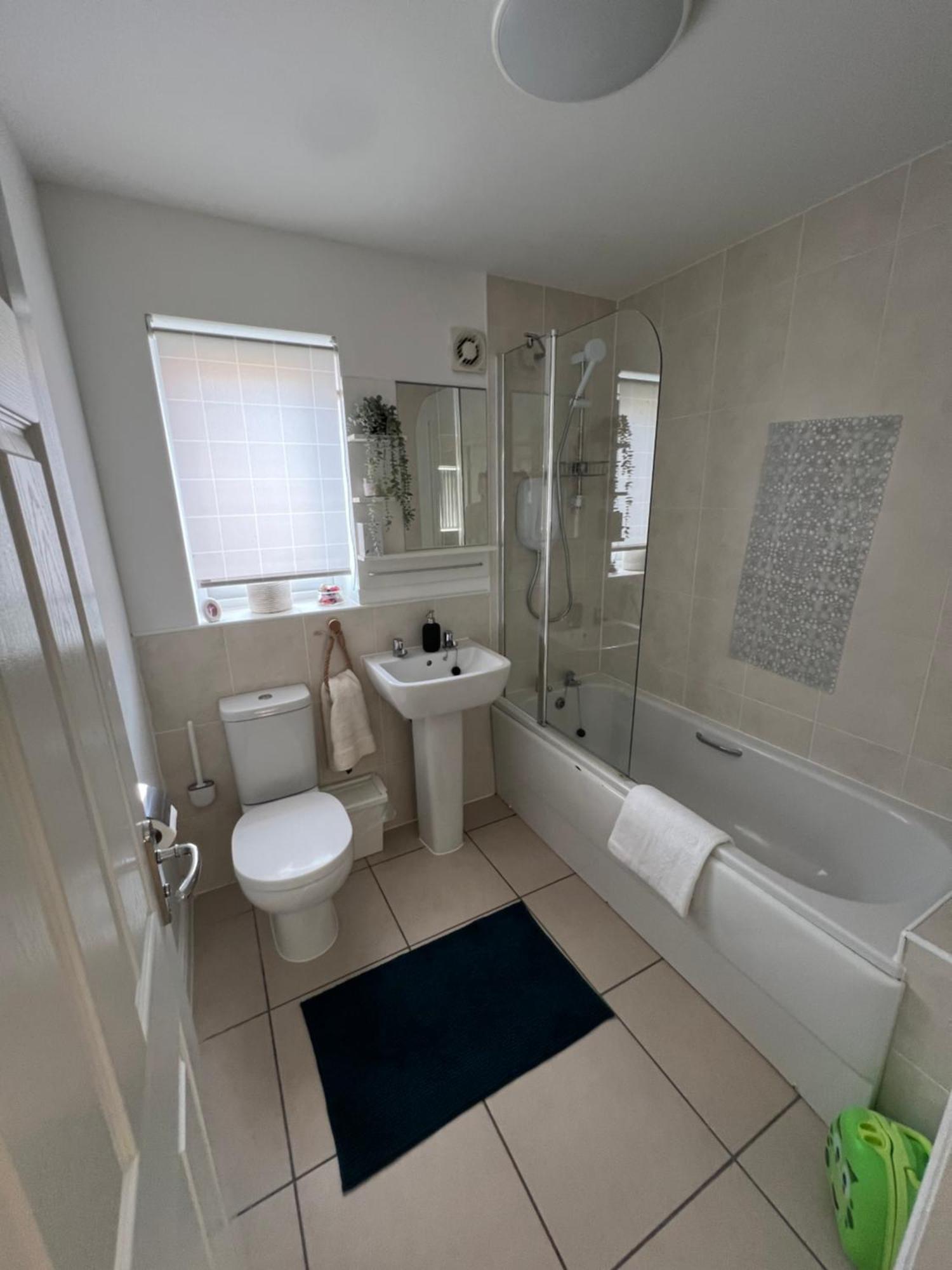 Spacious Modern 4Bd House Kingston upon Hull Exteriör bild